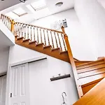 Riverside Duplex Loft 아파트